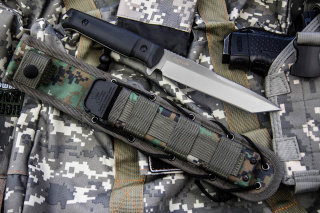 Aggressor_Aus-8_Satin_03_ (1)